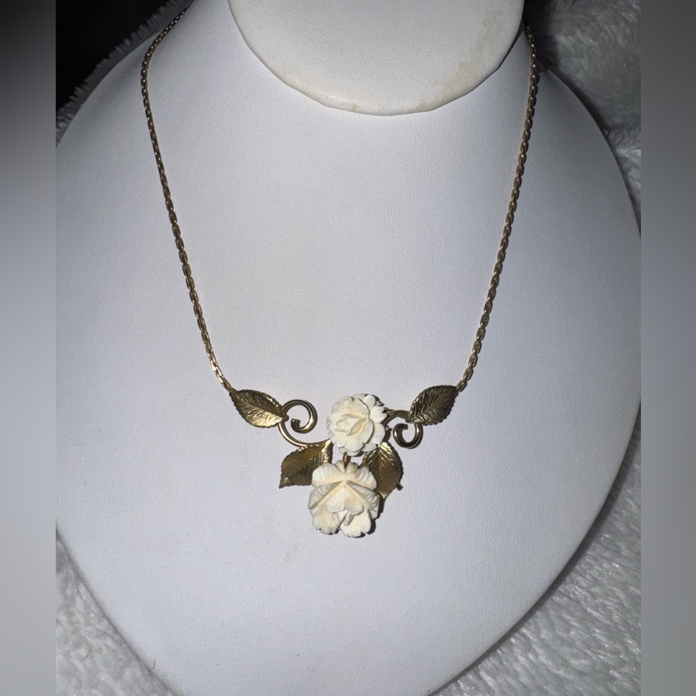 Vintage 1940s Krementz Gold Filled Necklace with Carved Roses 18" - Picture 1 of 5